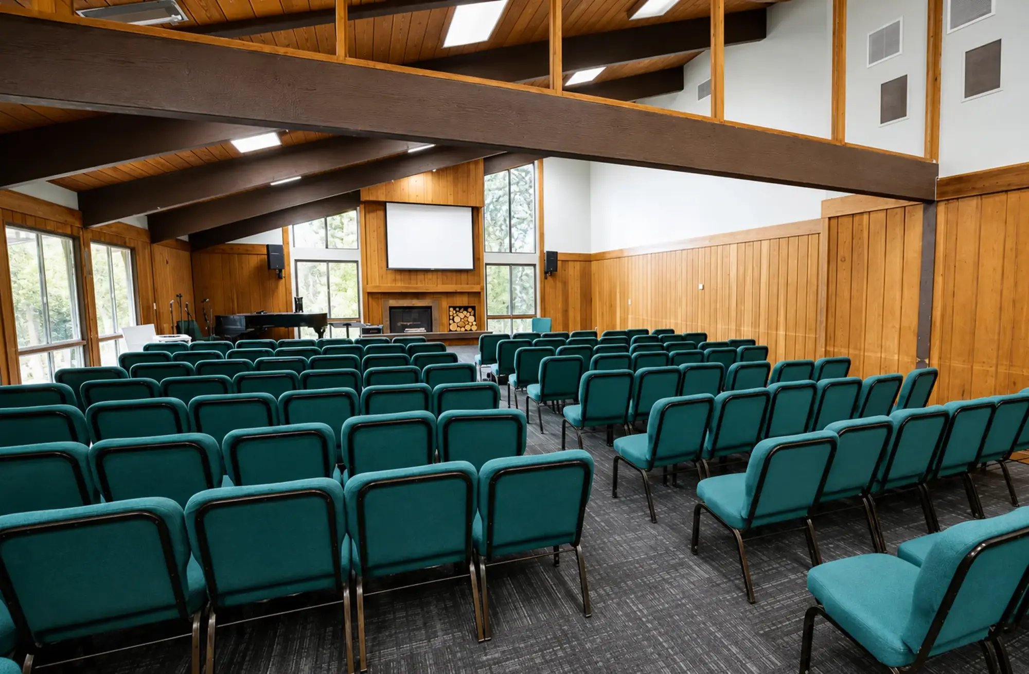 baldwin lounge inside