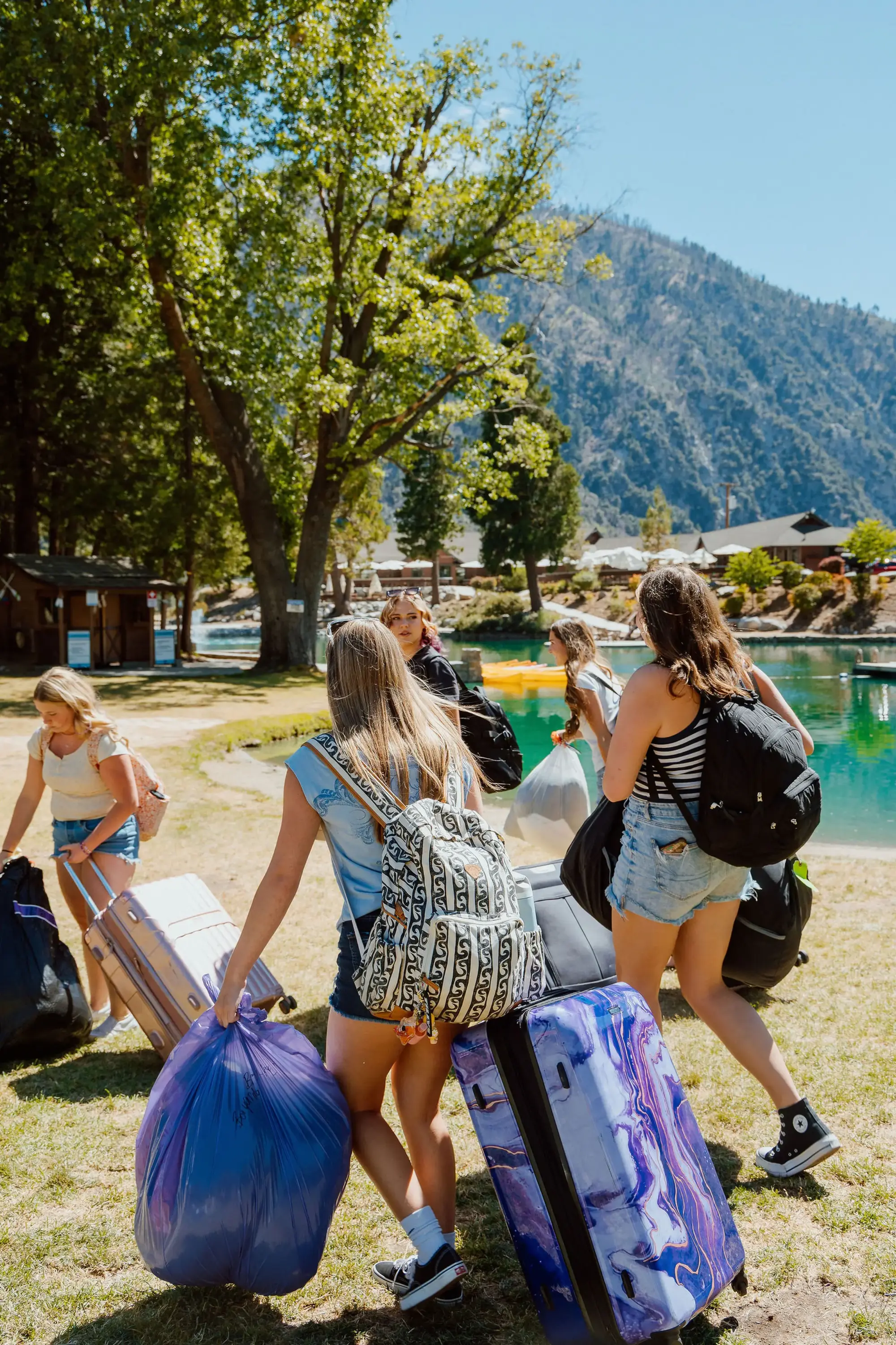check in suitcases