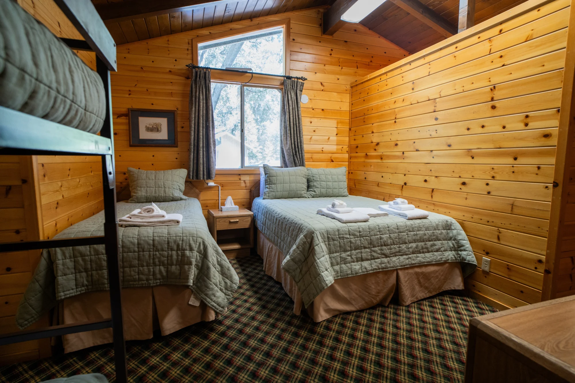 classic studio 80 cabin twin beds pine walls