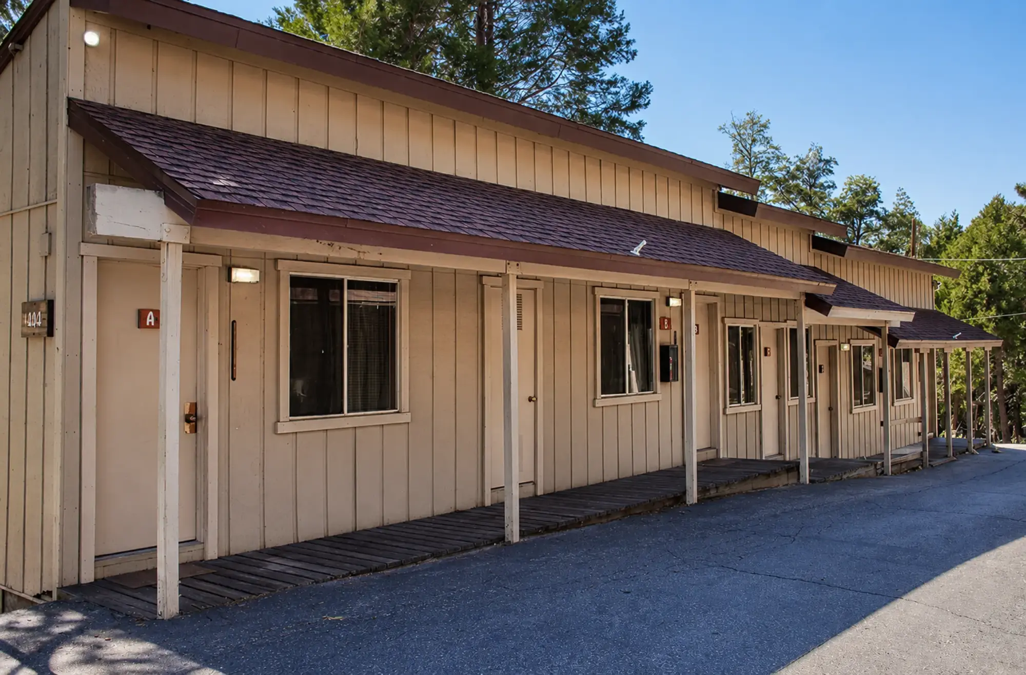 creekside outside cabins