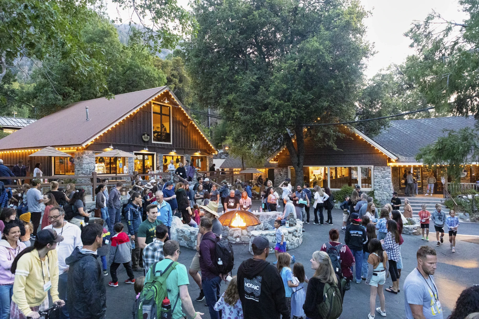 forest center roundhousesquare crowd