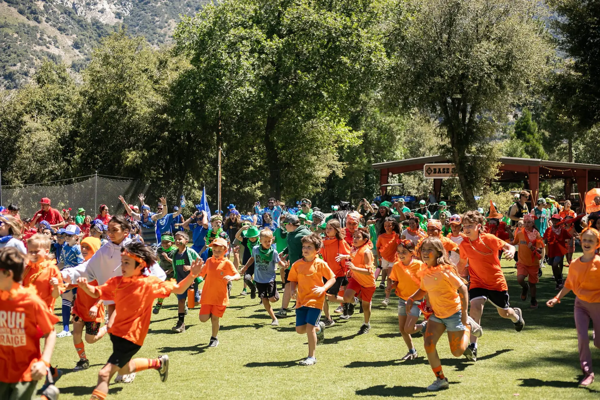 kids running crowd