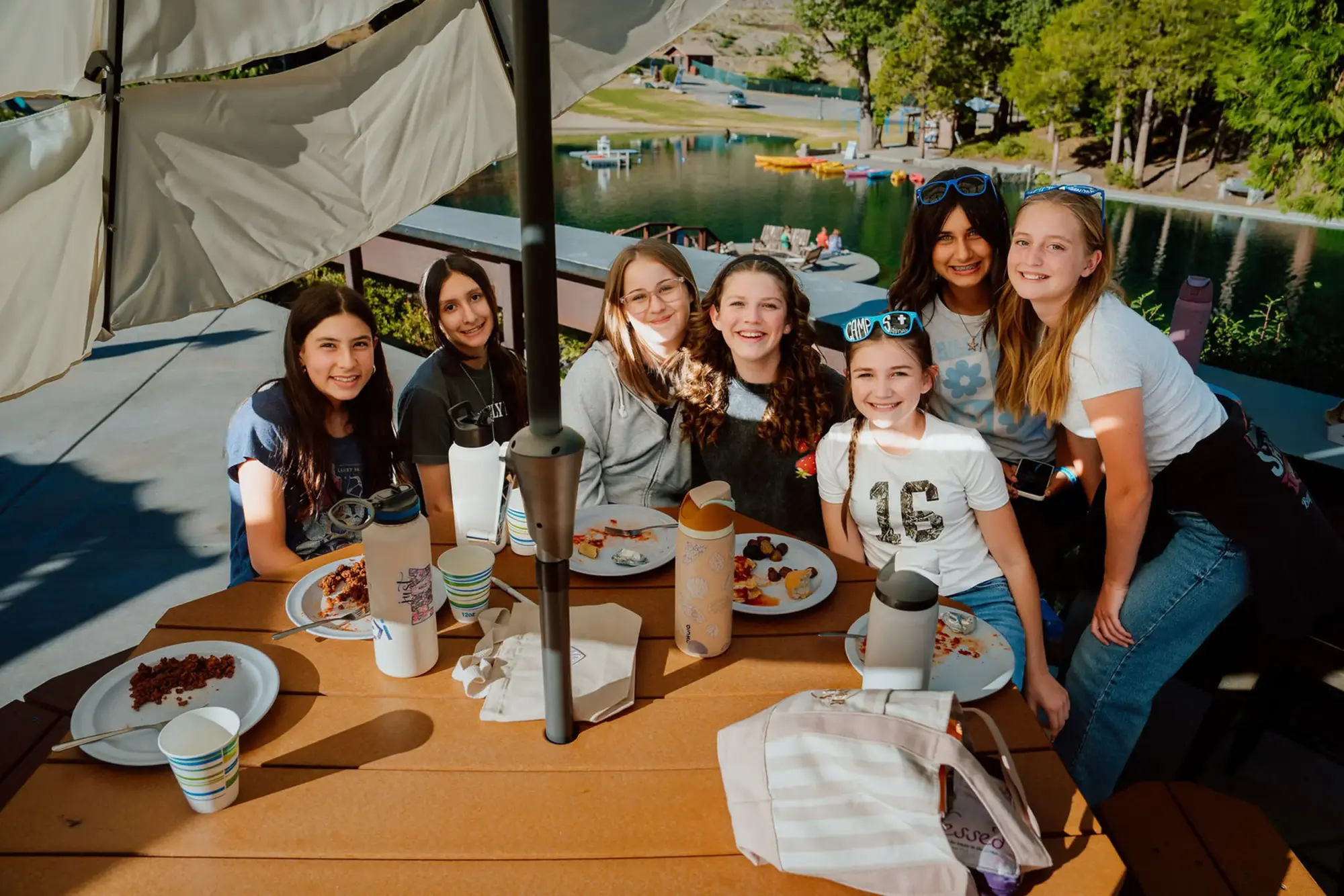 lakeview dining girls