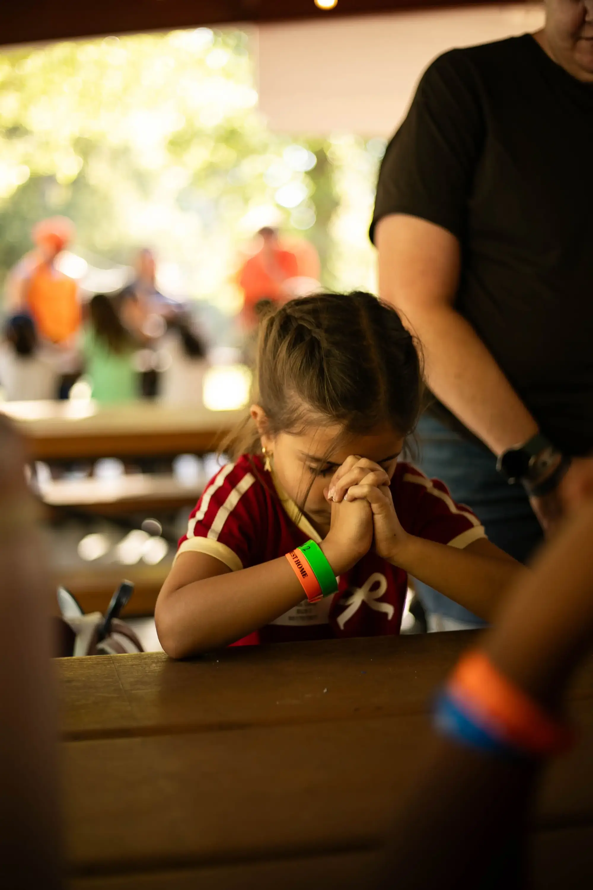pray girl vertical
